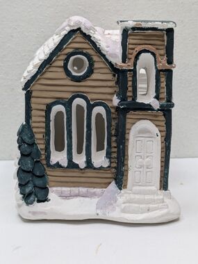 California Creations 97002 COUNTRY CATHERAL Christmas Village PAINTED